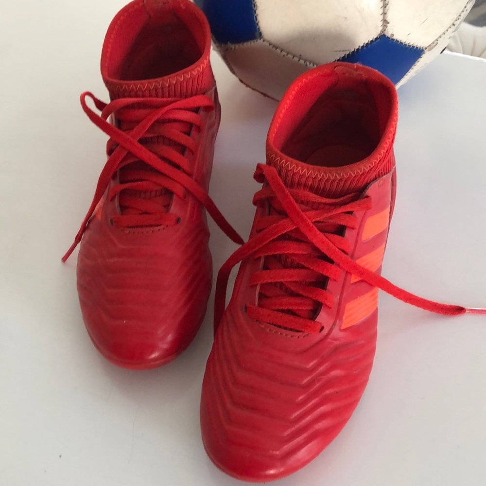 Boys soccer shoes ⚽️